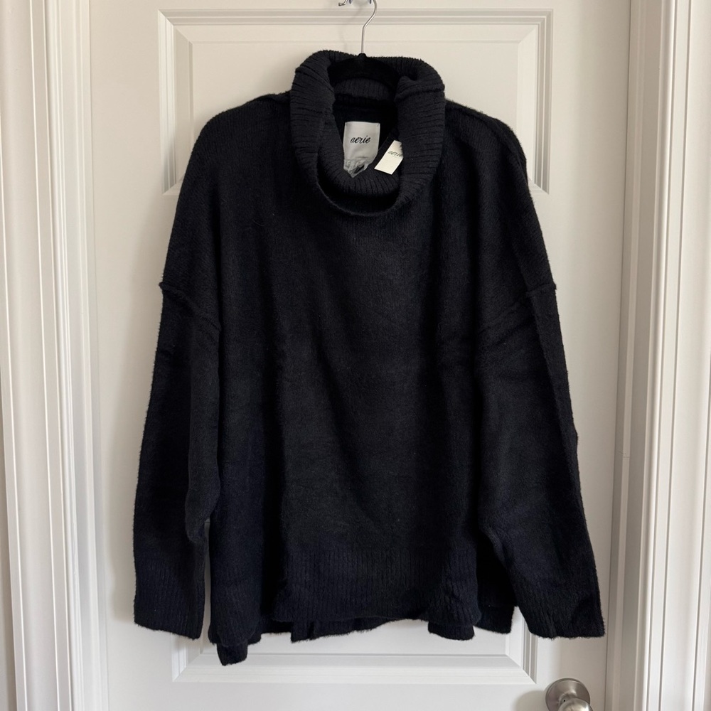 NWT Aerie turtleneck sweater
